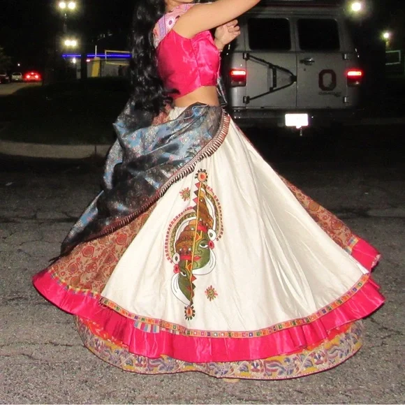 Pink white garba navratri festive traditional chaniya lehenga ghagra choli - Picture 4 of 12